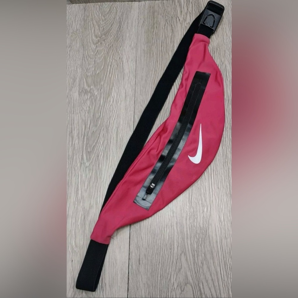 Nike Angled Waistbag Pink/Black